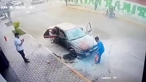 Taxi catches fire after Mechanical issue