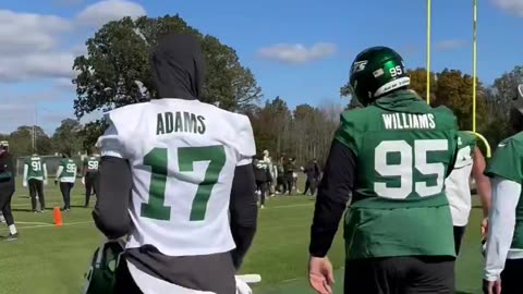 NFL New York Jets - that 1️⃣7️⃣ lookin’ clean