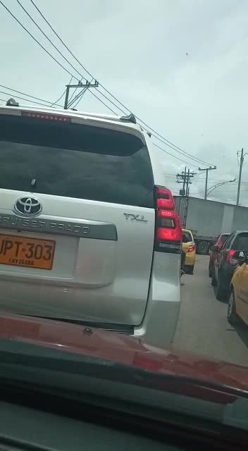 ¿El fin de los trancones por el desmedido comercio en la avenida del Lago?