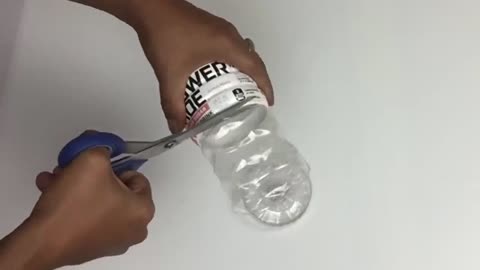 Cut plastic bottles to make my DIY home decoration