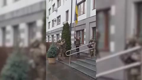 APU soldiers raised the flag of Ukraine over otvoevannaya in okkupantov Buchey