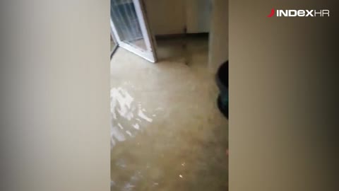 Kiša poplavila stan u Zagrebu