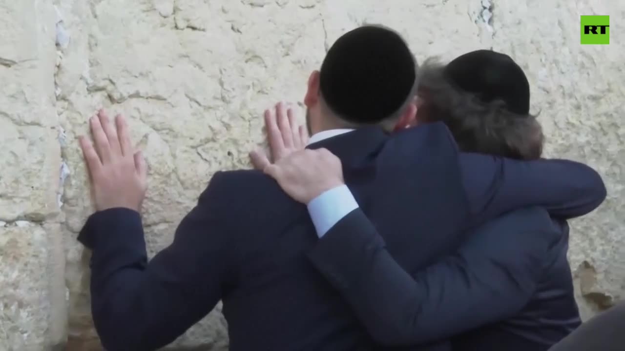 Milei breaks down in tears at Wailing Wall