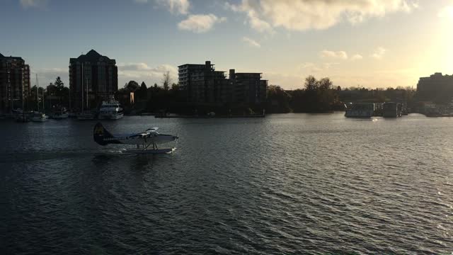 Float plane on the Victoria river