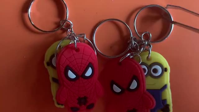 Key Pendant - Spider man fights the repairman