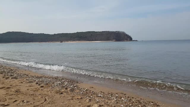 Sound of waves on the west coast of Korea