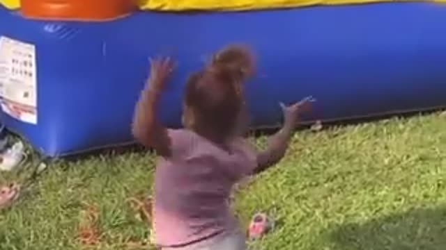 The most coordinated dance I've ever seen from a child