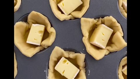 Baked Cranberry Brie Bites #food #shortsfeed #recipe #foodie #foodlover #foodblogger