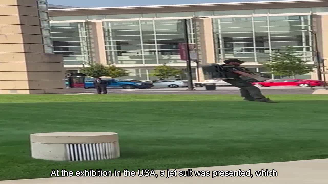 At the exhibition in the USA, a jet suit was presented, which will allow a person to fly for the fi