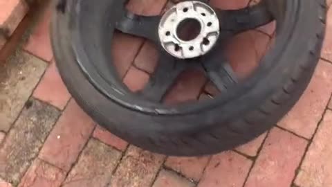 Will the wheel hub be scratched?