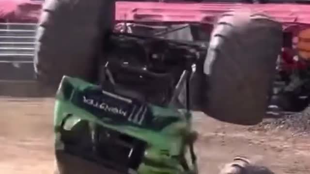 very dangerous monster truck stunts monster truck stunts#shorts #respect #viral #funny