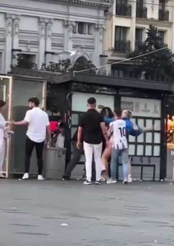 Brawl between a Turkish Islamist and 3 trans men in Istanbul.