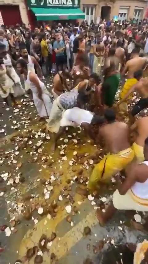 Coconutty about religion in Paris.