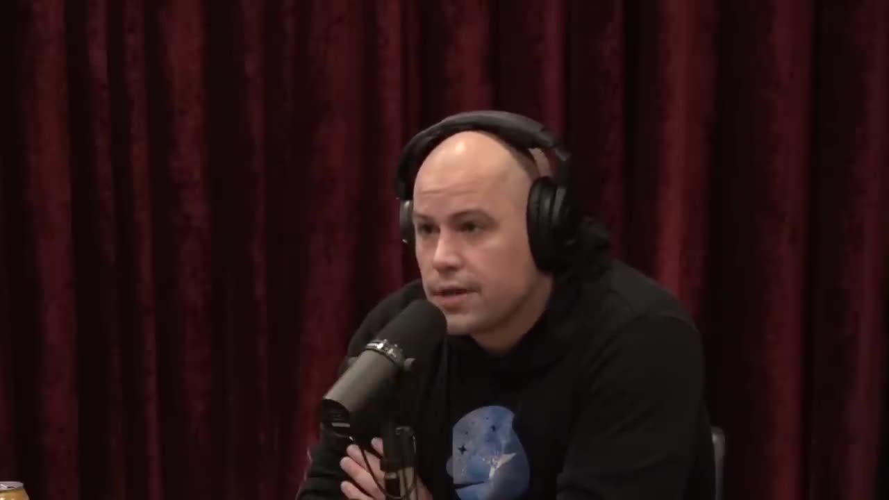 JRE THE JOE ROGAN EXPERIANCE with RYAN GRAVES, retired NAVY PILOT....