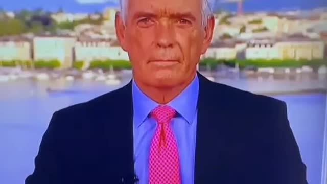 Watch his eyes Reptilian shapeshifter caught on tv