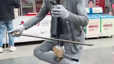 Incredible human statue Street art