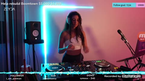 Fellow Femme 💅 Says he has TBs of recordings & His ex has a Smile like Renee