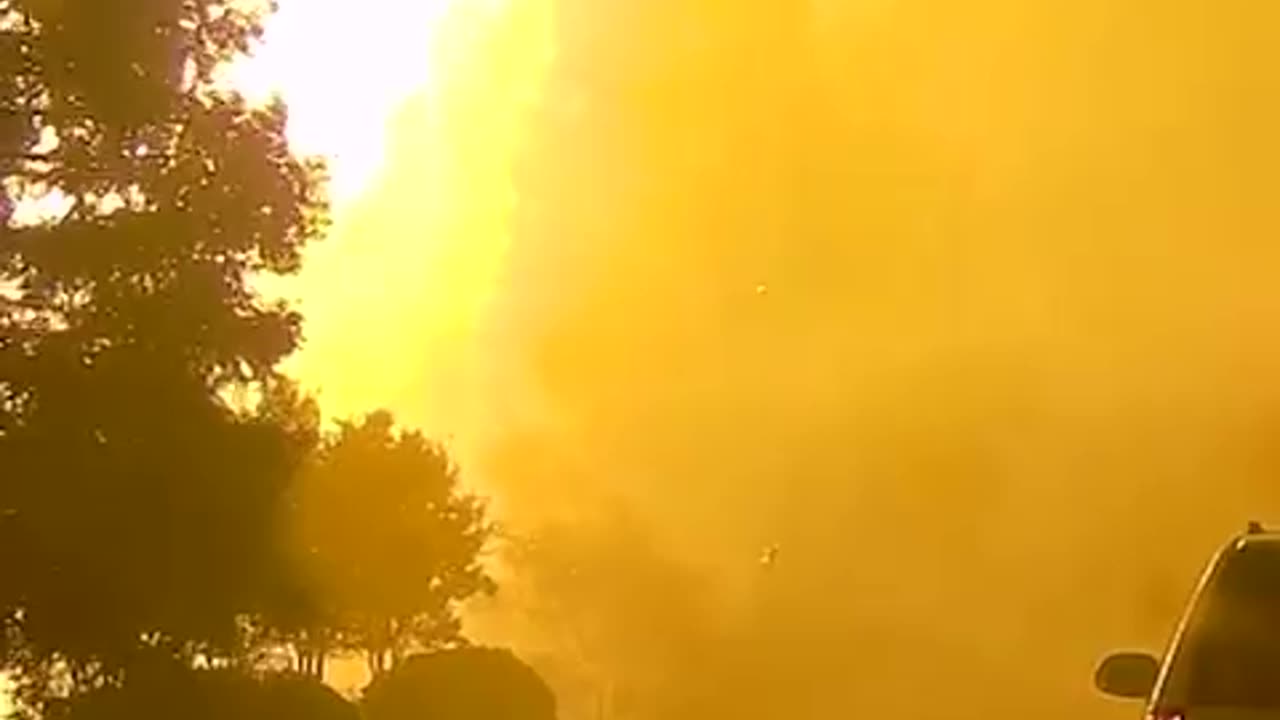 Photojournalists captured the moment a house exploded in California's Park Fire. Read the