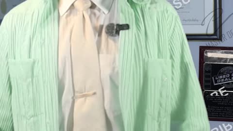 Business hand gestures! Is wale ka matlab hai "Kamar k peeche haat"