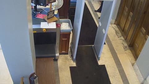 1017RSOB01DelAveADADoor_2021-01-06_13h56min40s847ms.mp4