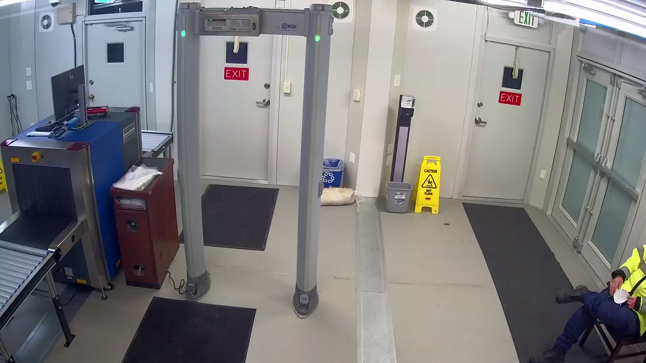 0972USCG00SouthTrailer_2021-01-06_03h00min01s237ms.mp4