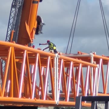 Global Crane Services Liebherr LG1750 in orange livery is beautiful