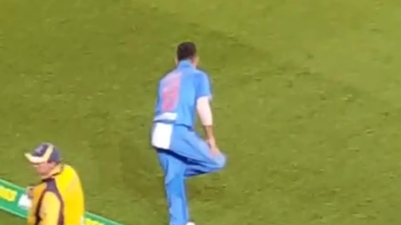 Virat Kohli sledging Aussies in Australia 🥵🥵