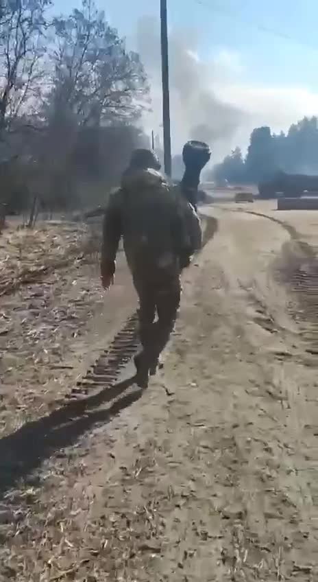 Video from the Ukrainian side. There are losses in Russian technology.