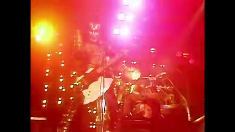 Kiss - I Love It Loud