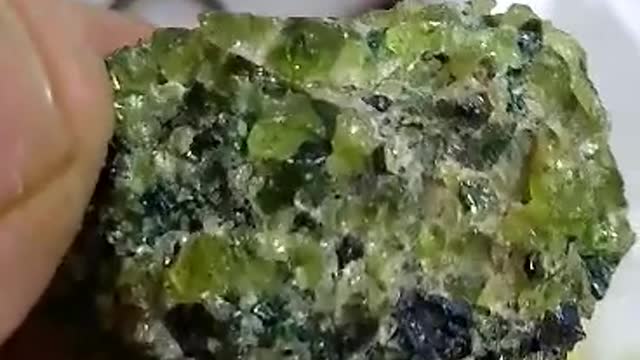 شاهد جمال ونقاوة هذا الحجر