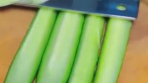 Cooking can really make people feel happy. Let's learn quickly.