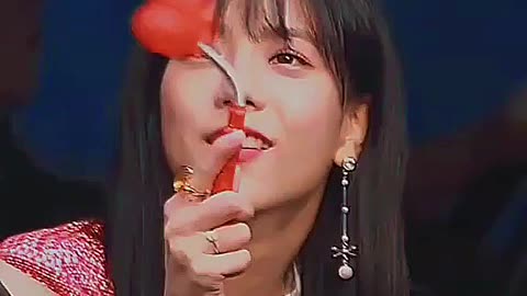 pose like a queen❤️#jisooblackpink