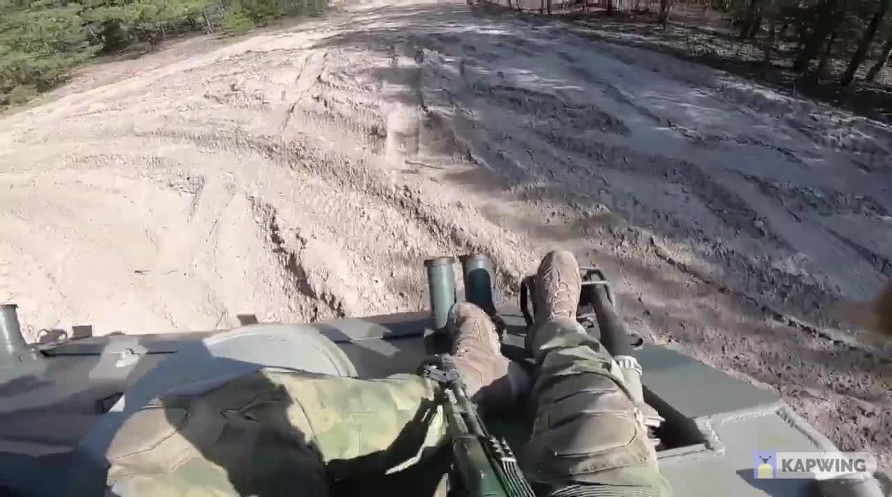Rolls of Russian fighters on the BTR-MD "Shell"