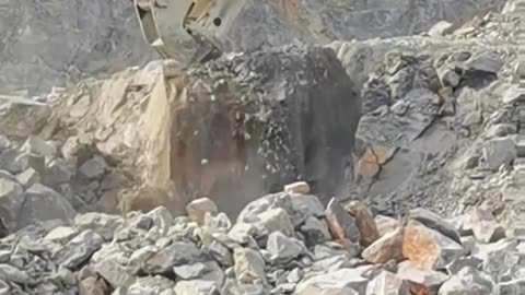 Air pump hammer mining rock process- Good tools and machinery make work easy