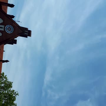 Himmel in Berlin am 19. Mai 2022 im 12:20 Uhr