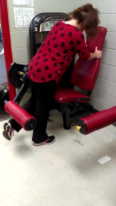 Leg extension or curl