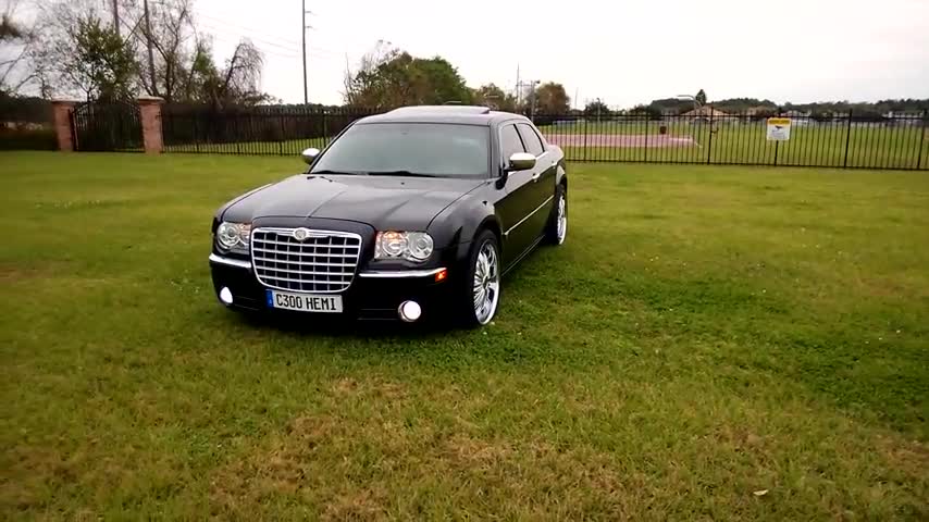 Nice Chrysler 300C - Ride 22"