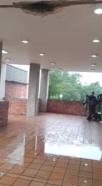 En colegio de Piedecuesta están con el ‘agua hasta el cuello’ con tanta problemática