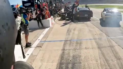 Joe Gibbs Racing crew quick with it!