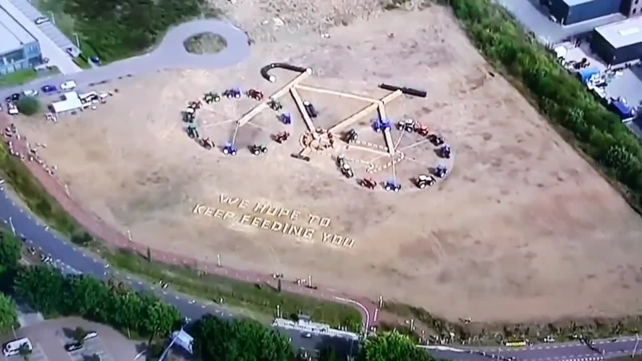 Dutch Farmers protest against governments idiocy.