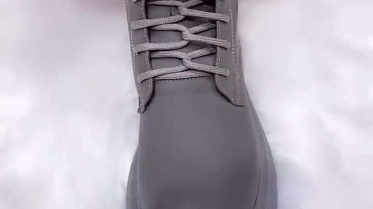 Trending shoes nail tie the shoeslace