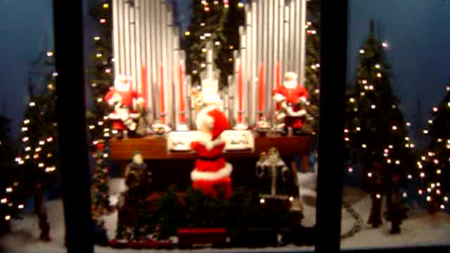 Jack Steppelman's Winter Wonderland elf playing an organ