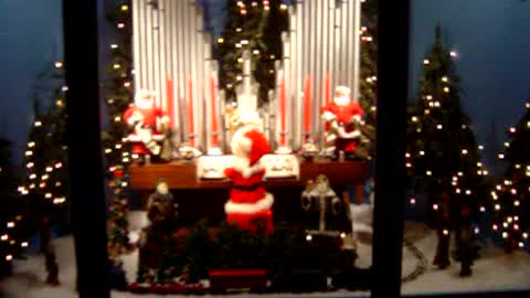 Jack Steppelman's Winter Wonderland elf playing an organ