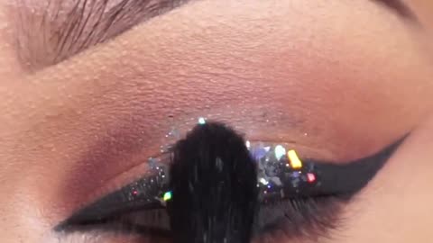 "Eyes on Point: The Definitive Guide to Eye Makeup"