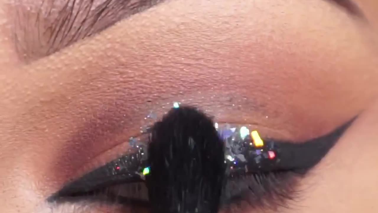 "Eyes on Point: The Definitive Guide to Eye Makeup"