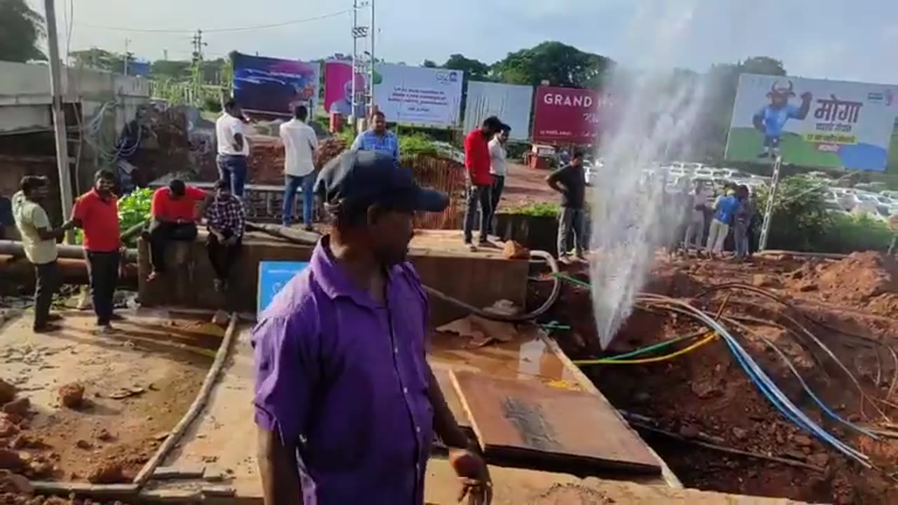 Goan Reporter News:: Recently a water pipeline got burst near Airport in vasco, Water got wasted