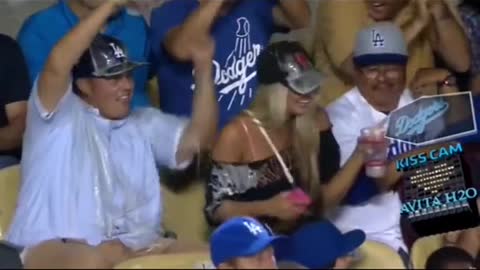 Best Kiss Cam Videos