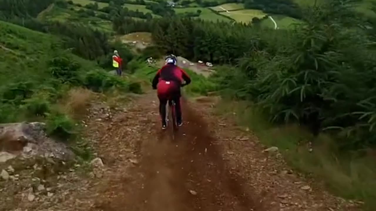 nailing the impossible drone shot at the world's hardest downhill race 🔥