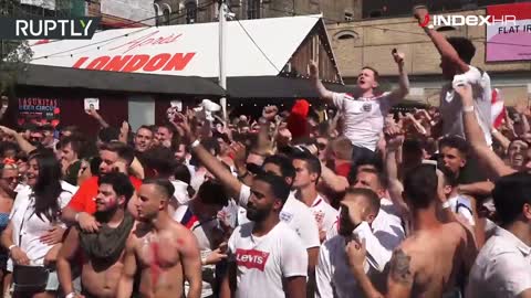 Engleski navijači u Londonu