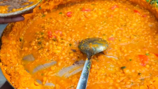 Ghugni Chaat, Yellow Peas Curry chaat at New Market, Kolkata